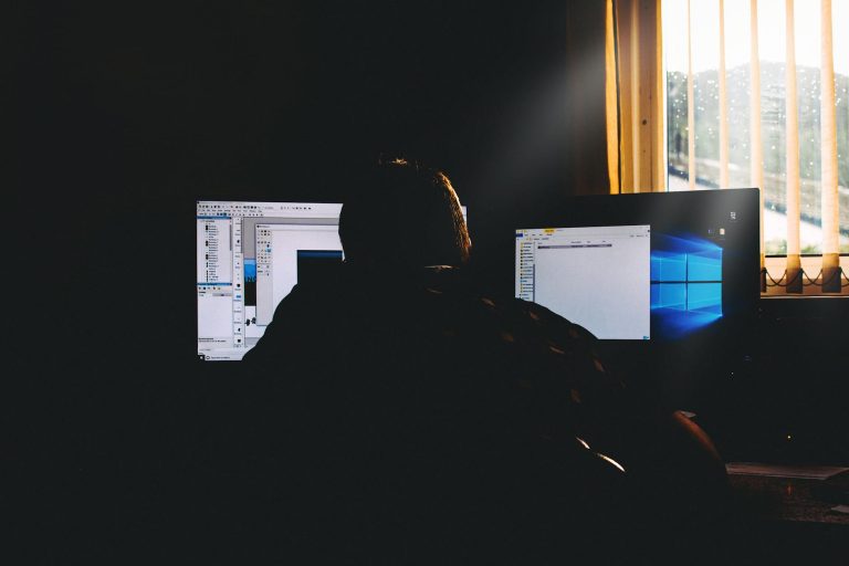 Télécharger Windows 10 gratuit avec — écran d'ordinateur installation Windows 10